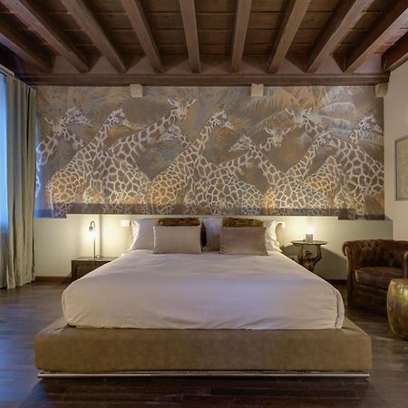 Palazzo Duomo Suites In Udine Center Экстерьер фото